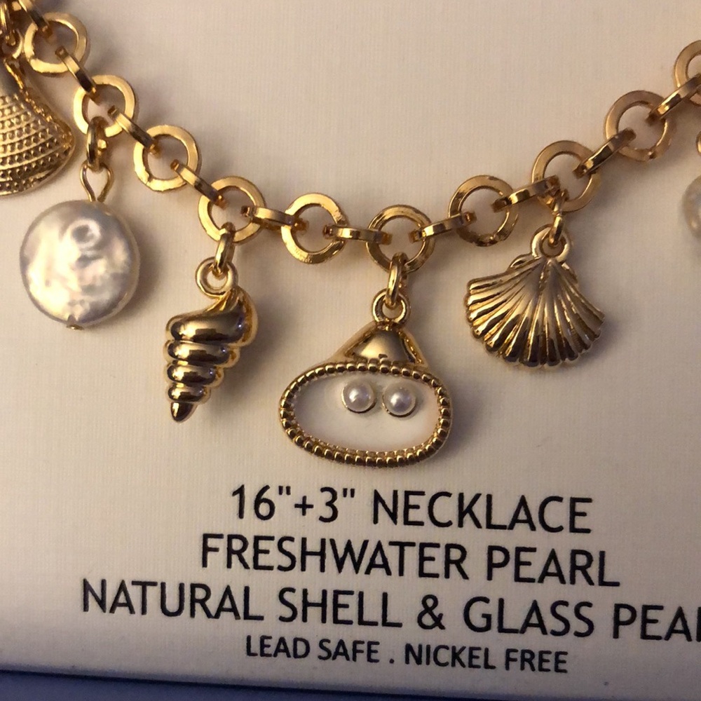 House of Harlow 1960 Gold Tone Freshwater Pearl, Shell & Metal Charm  Necklace - Picture 5 of 16